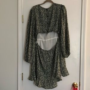 Lulus 2x green open back dress